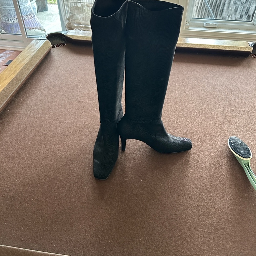 Elegant Black Knee-High Women's Boots